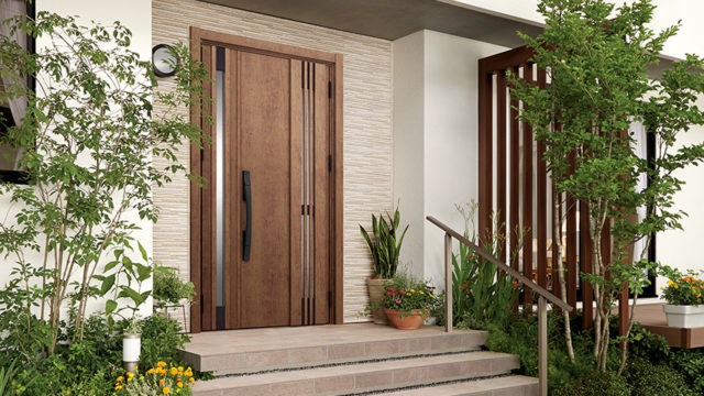 玄関ドアを作っているメーカー一覧 リフォーム玄関ドアも 庭ファン 新築外構 エクステリア工事を賢く安くできるお得情報を配信