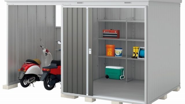 物置と屋根が一緒になった変わり種の駐輪場屋根