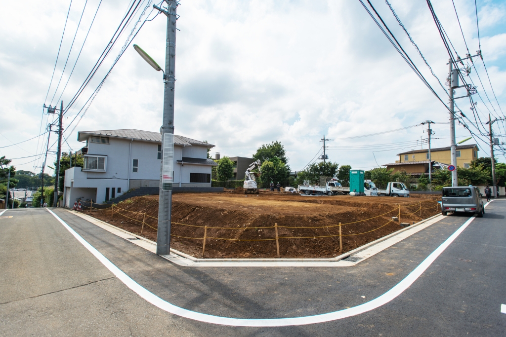 土地の高低差が50cm以上あると、50万円〜150万円ほど加算