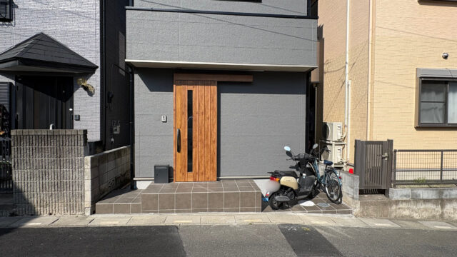 フェンスの色は冒険しちゃダメ！失敗しないための3法則を解説｜庭ファン
